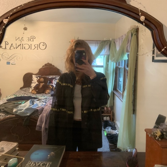 🌟SOLD🌟PINK Windbreaker with a Mesh Panel - Picture 5 of 5